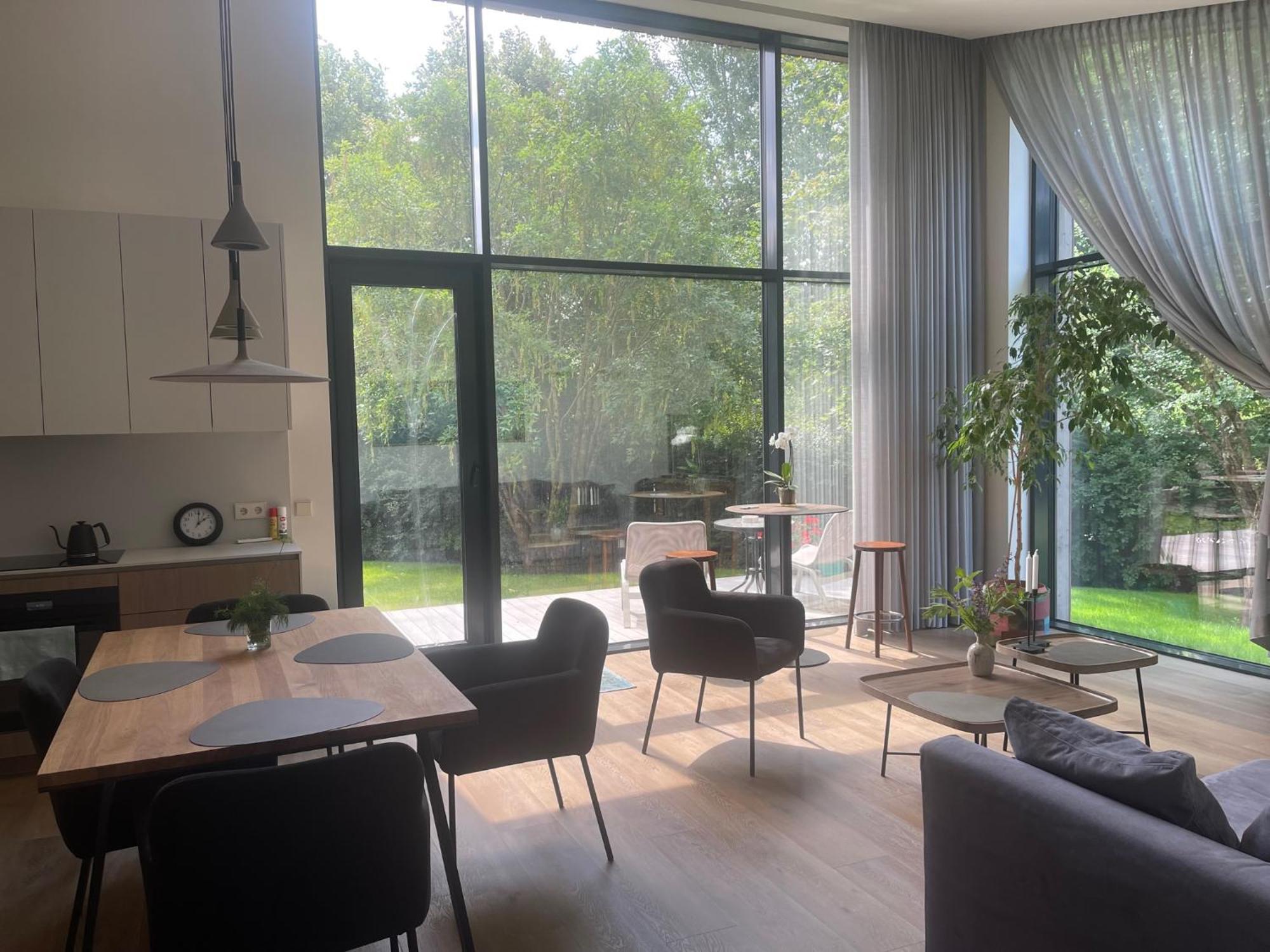 Pine House Apartment Zujunai Bagian luar foto